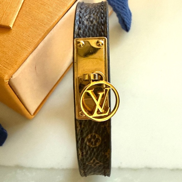 Just Dropped! Authentic Louis Vuitton Monogram Logomania Bracelet - Picture 10 of 13